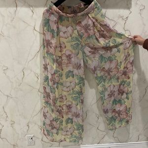Zara floral pants size large
